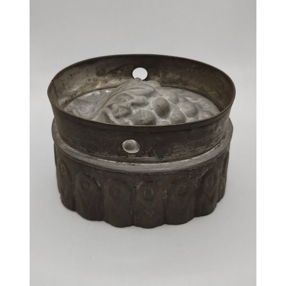 ANTIQUE PRIMITIVE SWEETMEAT TIN MOLD GRAPE CLUSTER 19th CENTURY VINTAGE JELLO - Picture 2 of 6